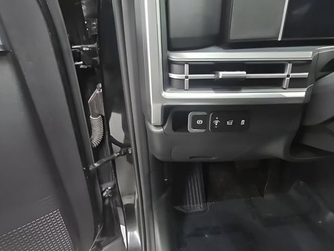Used 2025 Hyundai Santa Fe SEL AWD/4WD image 13
