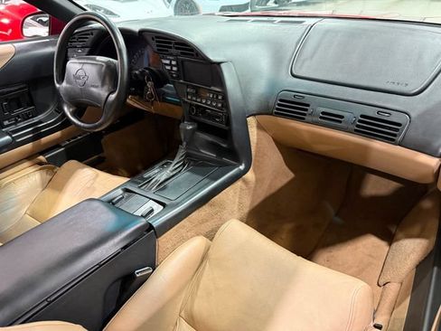 Used 1994 Chevrolet Corvette Coupe RWD image 10