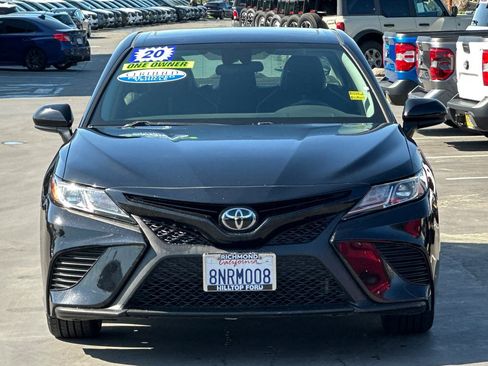 Used 2020 Toyota Camry SE image 11