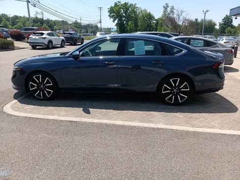 Used 2025 Honda Accord Touring image 3