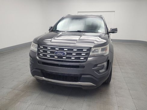 Used 2017 Ford Explorer Limited image 15