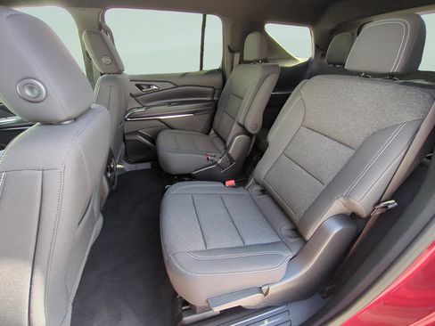 Used 2026 Chevrolet Traverse LT w/ Driver Confidence Package FWD image 10