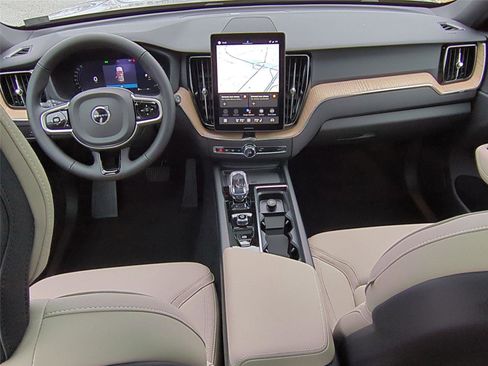 New 2026 Volvo XC60 B5 Plus w/ Protection Package Premier image 18