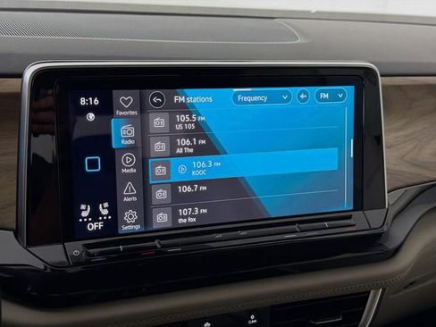 Used 2025 Volkswagen Atlas SE image 14