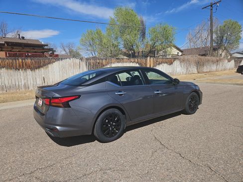 Used 2024 Nissan Altima 2.5 S image 3