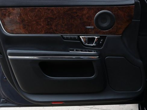 Used 2017 Jaguar XJ R-Sport AWD/4WD image 19