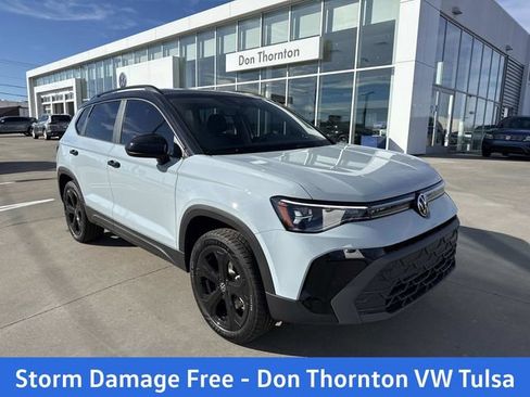 New 2026 Volkswagen Taos SE AWD/4WD image 1