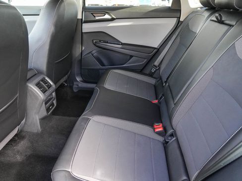 Used 2023 Volkswagen Taos SE image 20