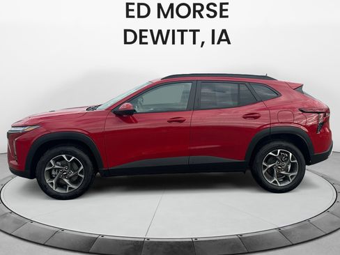 Used 2026 Chevrolet Trax LT image 2