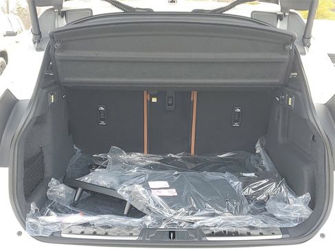 New 2026 Jaguar F-PACE R-Dynamic S image 7