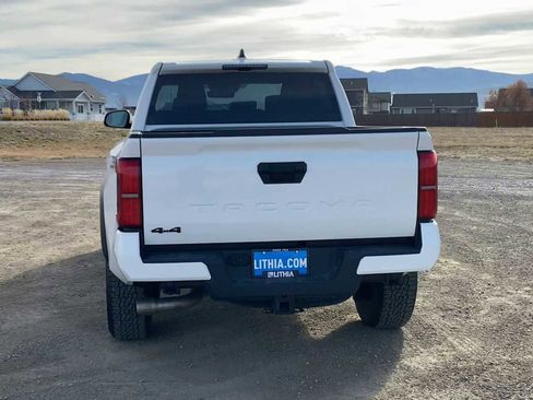 Used 2024 Toyota Tacoma TRD Off-Road image 7