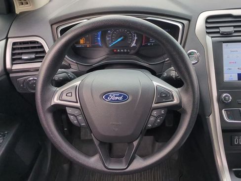 Used 2020 Ford Fusion SE FWD image 23