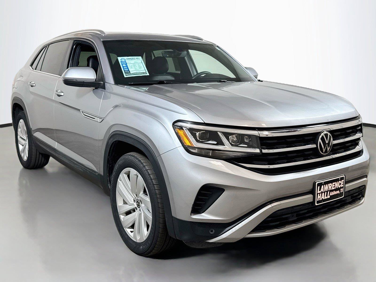 Used 2023 Volkswagen Atlas Cross Sport SE w/ Panoramic Sunroof Package FWD image 3