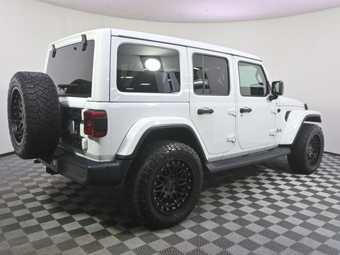 Used 2019 Jeep Wrangler Unlimited Sahara AWD/4WD image 7