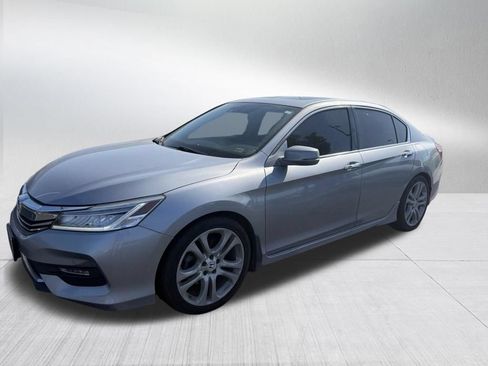 Used 2016 Honda Accord Touring image 1