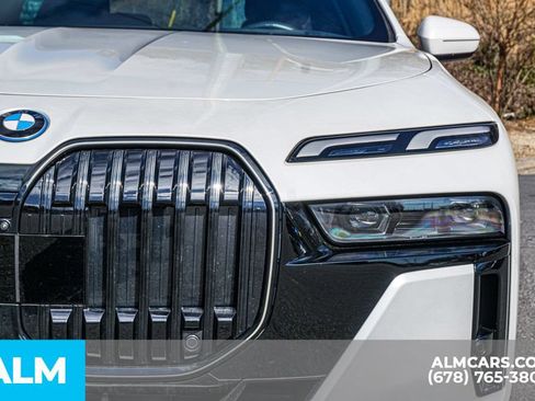 Used 2025 BMW i7 eDrive50 w/ M Sport Package RWD image 11