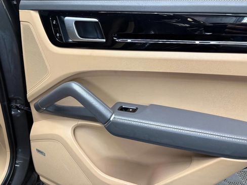 Used 2021 Porsche Cayenne E-Hybrid Coupe image 60