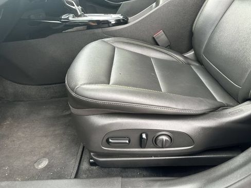 Used 2024 Chevrolet Trax ACTIV w/ Sunroof Package FWD image 16