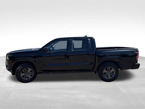 Certified 2025 Nissan Frontier SV RWD image 5