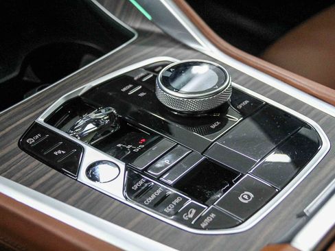 Used 2024 BMW X6 xDrive40i w/ Executive Package image 20