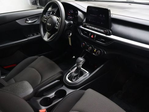 Used 2022 Kia Forte LXS image 11