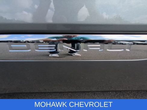 Used 2023 GMC Acadia Denali w/ Denali Ultimate Package AWD/4WD image 34