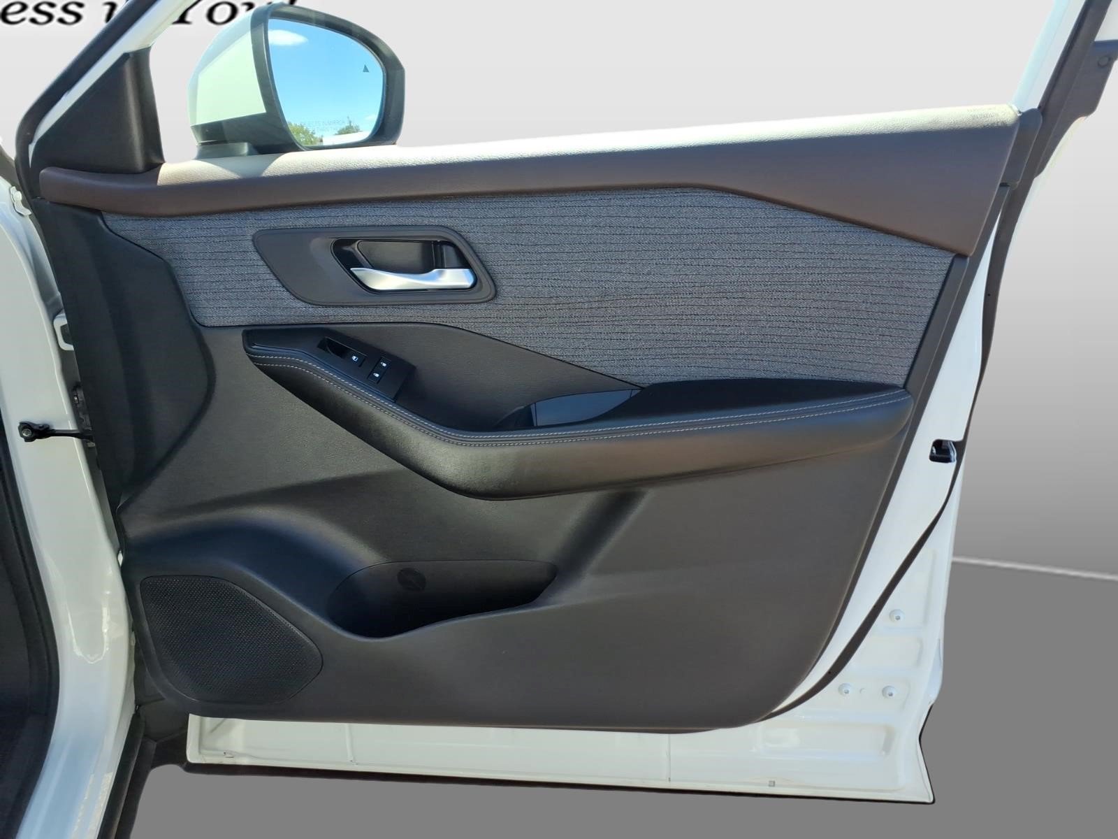 Used 2023 Nissan Rogue SV AWD/4WD image 28