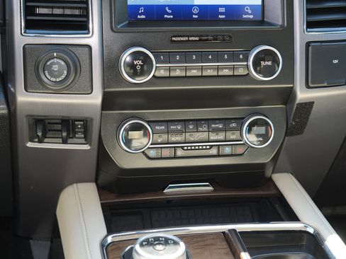 Used 2021 Ford Expedition Max Platinum AWD/4WD image 23