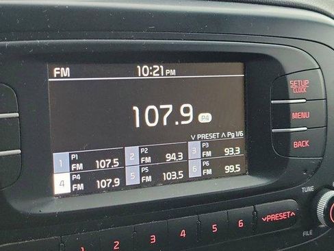 Used 2017 Kia Soul image 23