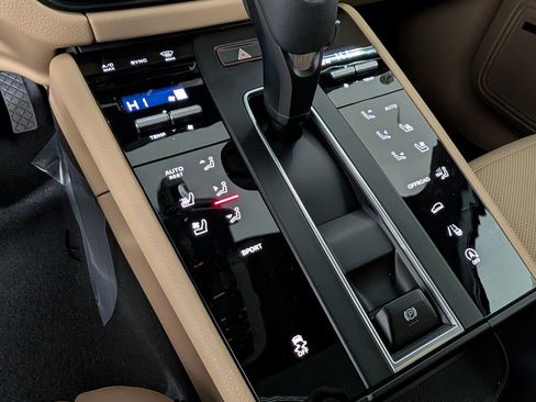 New 2026 Porsche Macan image 32