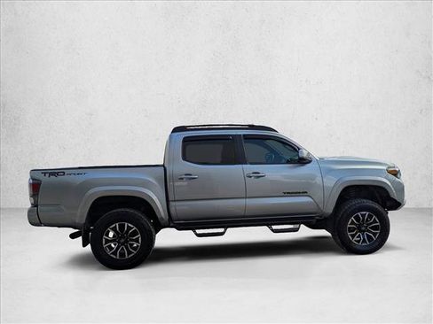 Used 2022 Toyota Tacoma TRD Sport image 4