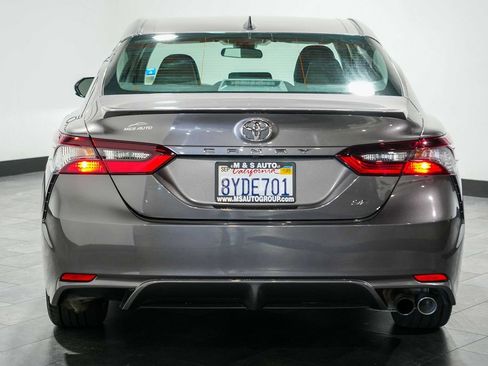 Used 2021 Toyota Camry SE w/ Carpet Mat Package (TMS) FWD image 4