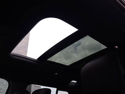 Used 2022 Land Rover Defender 110 X image 16