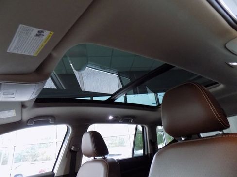 Used 2023 Volkswagen Atlas SE w/ Panoramic Sunroof Package image 19