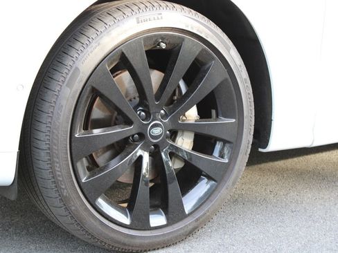 Used 2025 Land Rover Range Rover Sport Dynamic SE AWD/4WD image 3