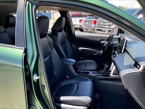 Used 2024 Toyota Corolla Cross XLE FWD image 9