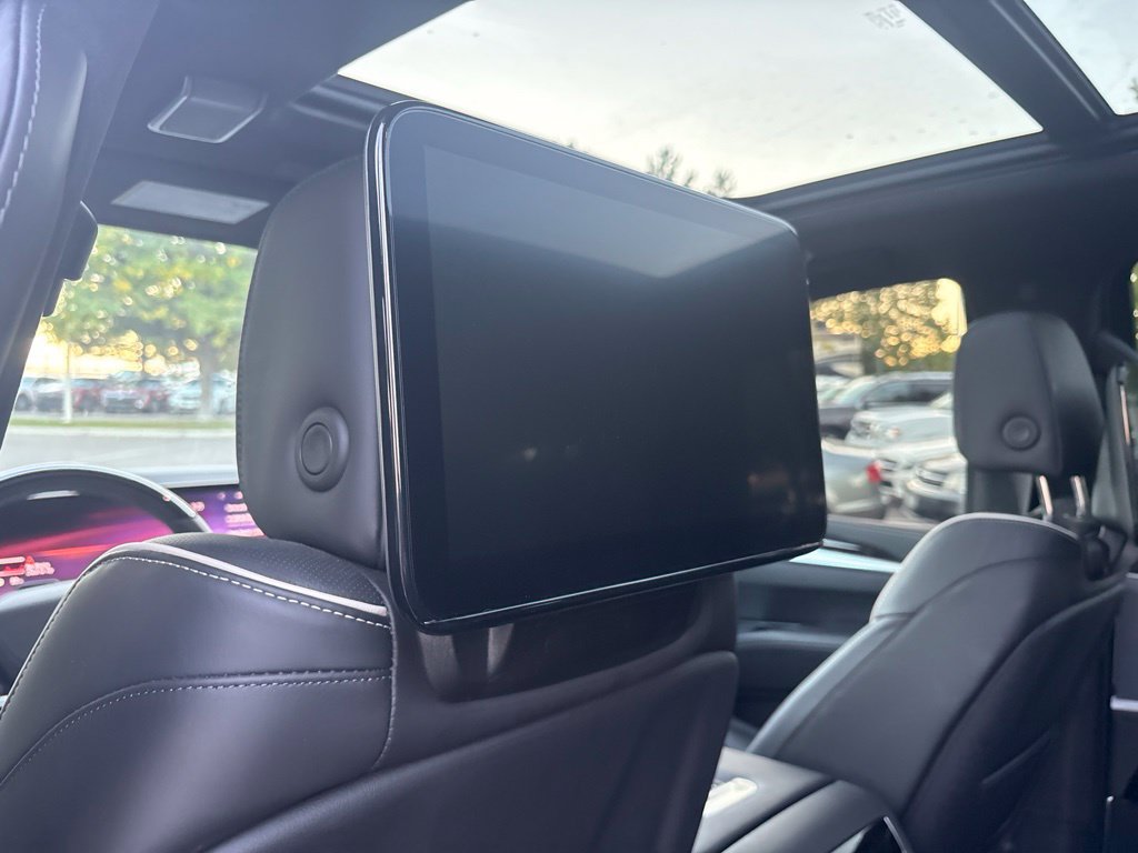 Used 2026 Cadillac Escalade Platinum Sport w/ LPO, ONYX Package AWD/4WD image 19