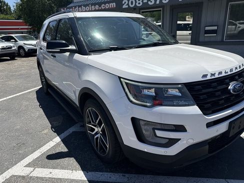 Used 2017 Ford Explorer Sport w/ Equipment Group 401A AWD/4WD image 11