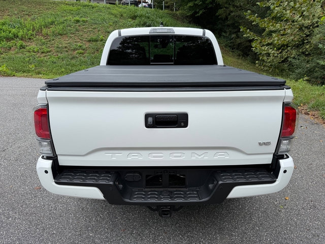Used 2023 Toyota Tacoma TRD Off-Road w/ Technology Package AWD/4WD image 7