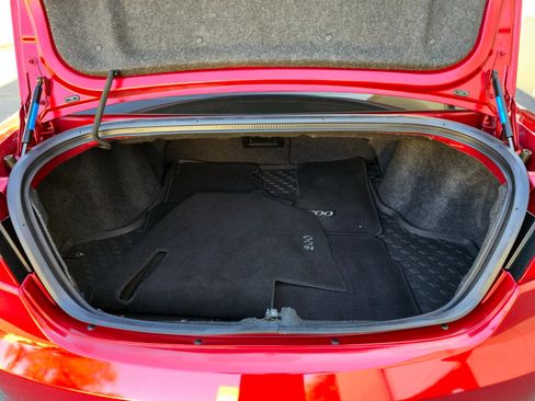 Used 2013 Chrysler 200 Limited image 32