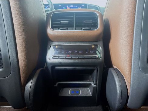 Used 2024 Mercedes-Benz GLS 450 4MATIC image 22