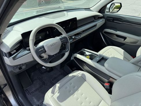 Used 2024 Kia EV9 Wind AWD/4WD image 21