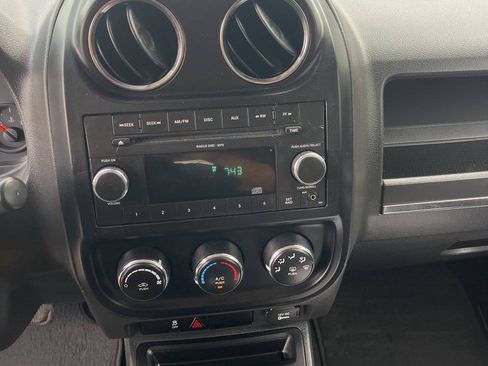 Used 2011 Jeep Patriot Sport w/ Tire & Wheel Group FWD image 10