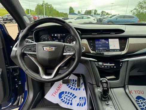 Used 2025 Cadillac XT6 Sport w/ Platinum Package image 19