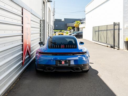 Used 2025 Porsche 911 Carrera RWD image 36