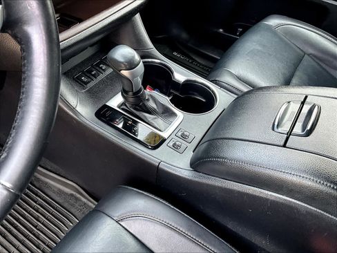 Used 2019 Toyota Highlander XLE image 21