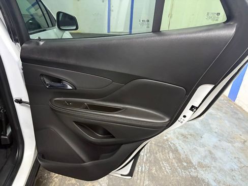 Used 2021 Buick Encore Preferred AWD/4WD image 14
