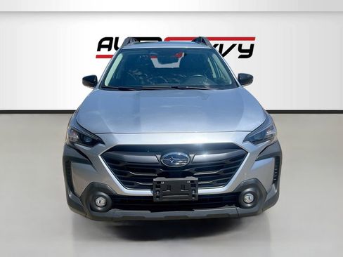 Used 2025 Subaru Outback Premium AWD/4WD image 2