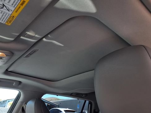 Used 2022 Toyota Highlander XLE FWD image 18