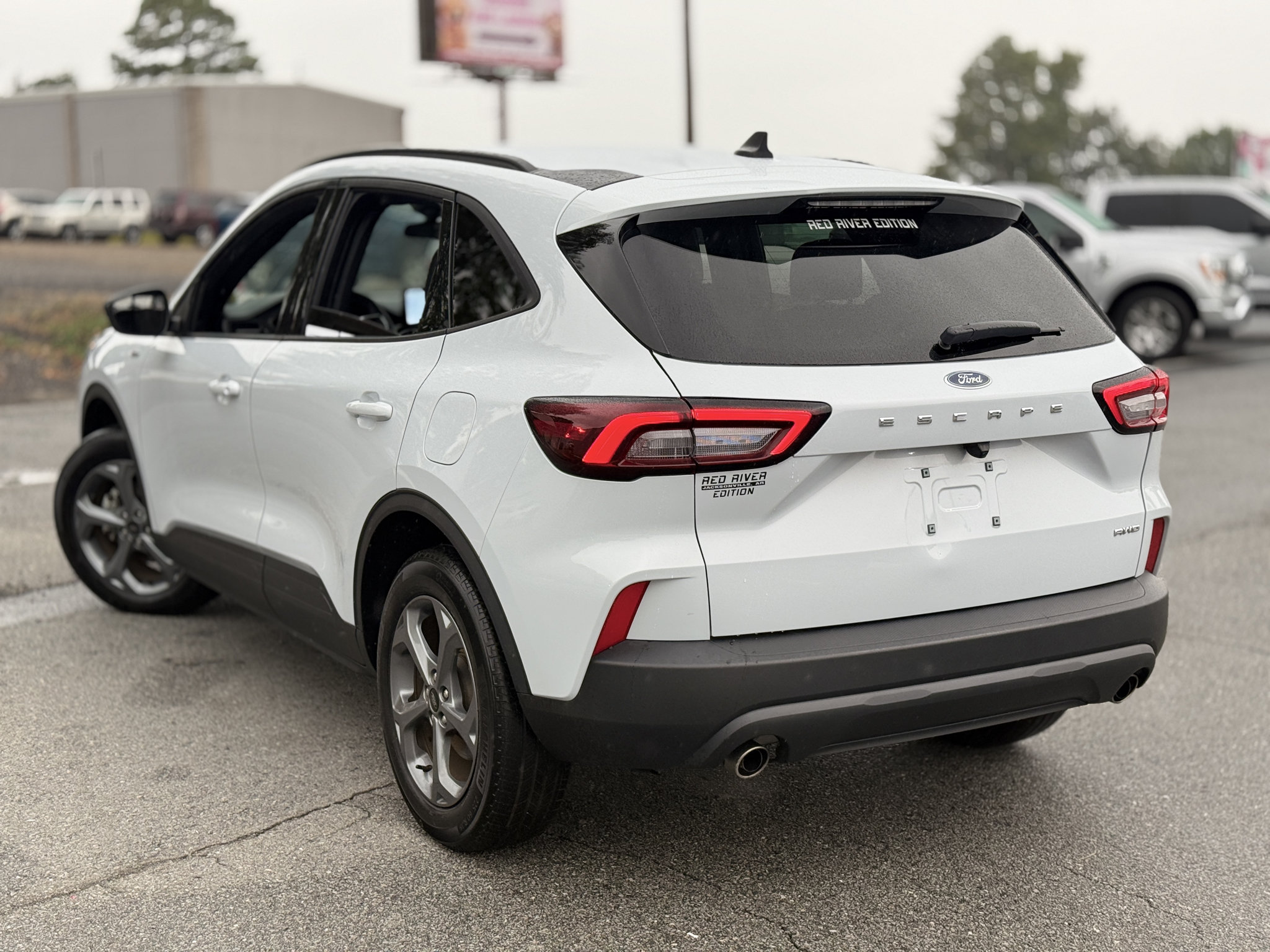 Used 2025 Ford Escape ST-Line AWD/4WD image 8
